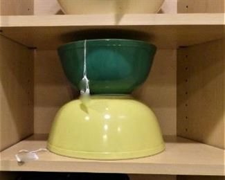 Vintage McCoy large mixing bowl, Pyrex Yellow & Green Mixing Bowls, Yellow Ware Mixing Bowl with Bail handle, glass mixing bowl
