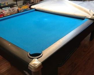 BRUNSWICK POOL TABLE WITH COVER