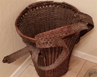 Artful waste basket