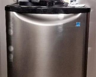 Apartment dorm size refrigerator great for an outdoor kitchen or under a bar.