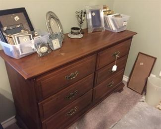 6-Drawer dresser, asst frames