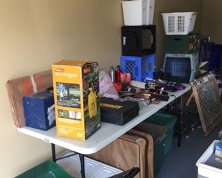 Tools, fertilizer spreader, luggage, garden sprayer