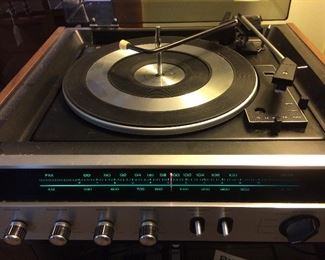 Panasonic FM/AM Stereo Music Center SD203 with turntable and speakers