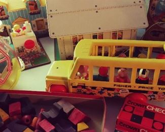 Fisher Price School Bus & Little People