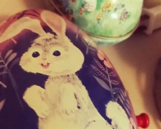 Vintage Metal Painted Easter Egg Decorations