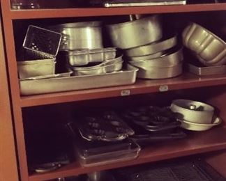 Vintage Metal Pans / Pots / Bundt Cake Pans