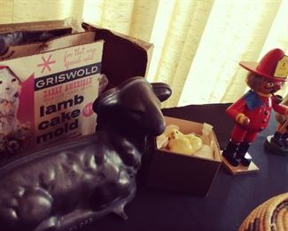 Old Metal Griswold Lamb Cake Mold 