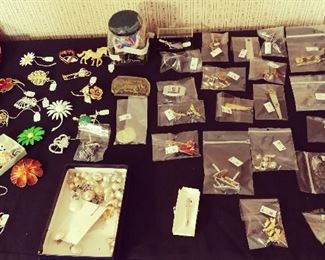 Tons of Vintage & Retro Costume Jewelry 