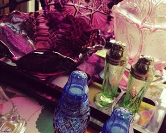 Art Glass Salt & Pepper Shaker Set 