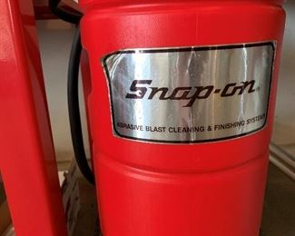 SNAP-ON Abrasive Blast Cleaning & Finishing System
