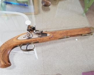 Replica gun 