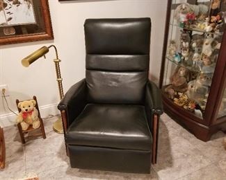 Near mint Vintage Lazy Boy Reclina rocker. 