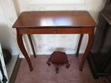 nice wooden sofa table w/ drawer