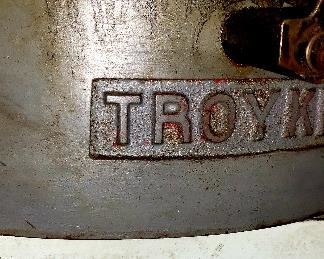 Troyke 18" Vertical Rotary Table 
Model T-18