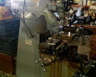 Bridgeport milling machine with j head 1hp moter,4speed 240 vac with  x axis power feed 
3phase converter 