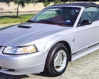 1999 Ford Mustang Convertable
Mileage 99,990
Great Condition
Clean Title.
See end of photos for more detailed pictures