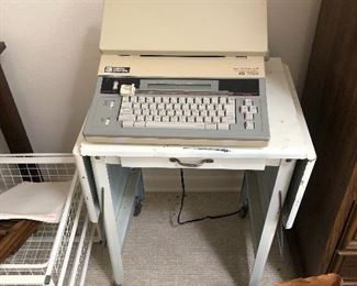 Smith Corona XD 7700 word processing typewriter