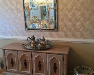 Side Board / Buffet