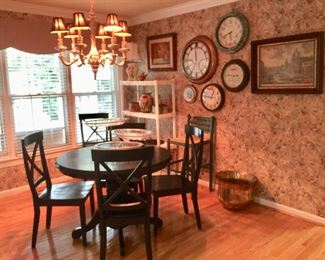 Black Breakfast Table witb6 Chairs