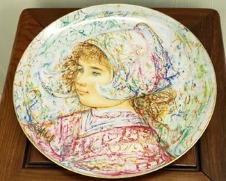 Edna Hibel ""Baronesse Johanna Maryke" Plate