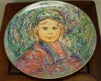 Edna Hibel " La Contessa Isabella" Plate