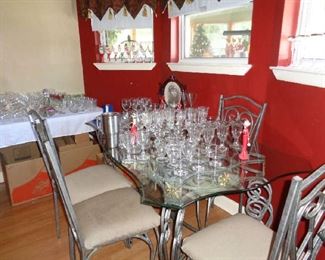 DINING TABLE WITH 4 CHAIRS