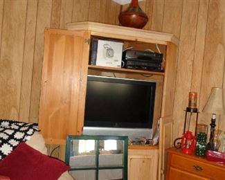 TELEVISION ARMOIRE, TELEVISION