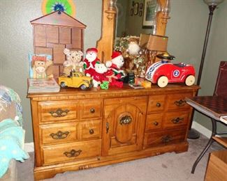 DRESSER WITH MIRROR