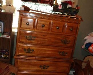 CHEST OF DRAWERS