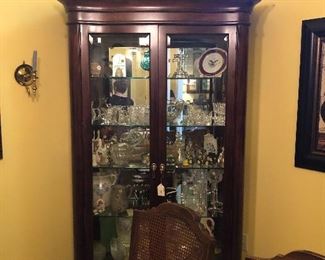 This is such a beautiful curio cabinet to keep all your treasures in