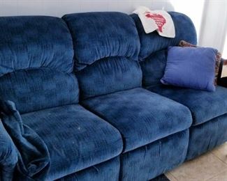 Double recliner couch 