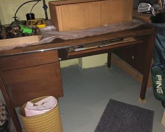 Office style desk in excellent condition.