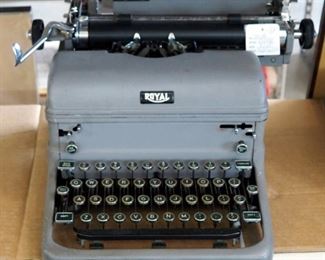 Vintage Royal Manual Typewriter
