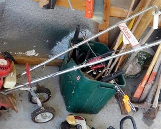 Mantis Gas Powered Garden Tiller Model 7222M