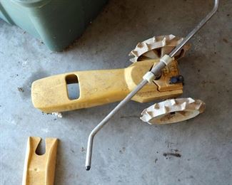 Cast Metal Lawn Tractor Sprinkler With Hose Guide