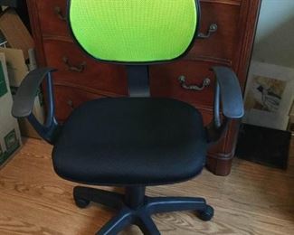 Desk Chair https://ctbids.com/#!/description/share/219383