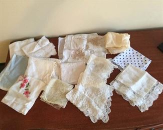 Vintage Ladies Handerchiefs https://ctbids.com/#!/description/share/219386