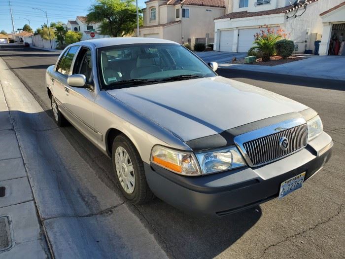 1 OWNER
2004 MERCURY GRAND MARQUIS GS
RUNS & DRIVES
108,334 Miles 
SILVER
ICE COLD AC
NO TITLE HOWEVER FAMILY TRUST WILL ISSUE BILL OF SALE TO BUYER
VIN#
2MEFM74W34X687096
SOLD AS-IS 
WITH NO WARRANTY EXPRESSED OR IMPLIED 
