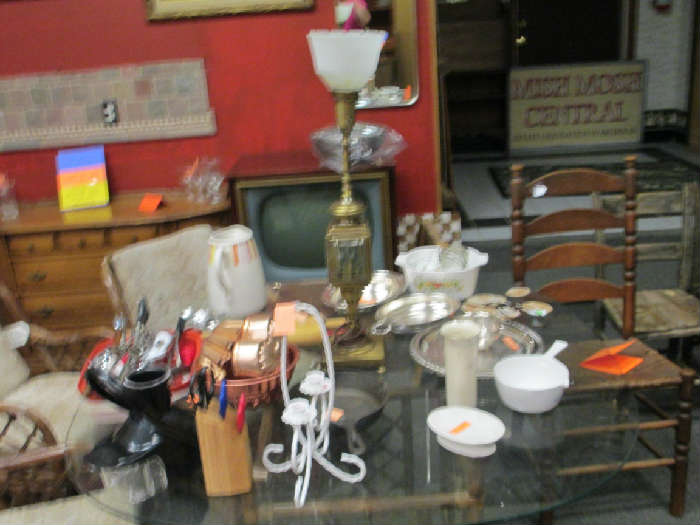 Tons of Vintage Kitchy Household