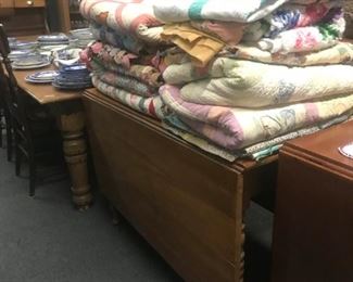 Quilts / Quilt Tops / Drop Leaf Table