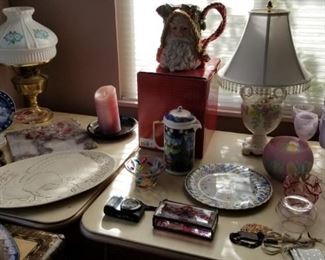 Belleek Applied Flower Lamp, Fitz & Floyd Santa