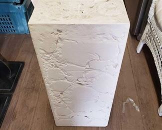 7030: Decor Stone Pillar
Decor Stone Pillar. Center of stone is hollow
