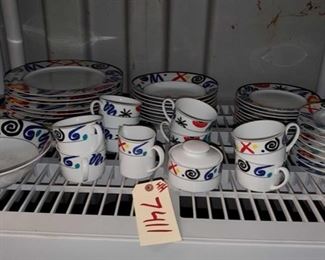 7411:
Studio Nova Dishware Set
Studio Nova Dishware Set. Approx 40 pieces