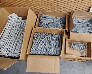 7404: Large lot of Various Sized Hooks
Large lot of Various Sized Hooks