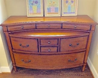 Accent Burgoyne chest