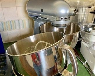 Kitchen Aid stand mixer