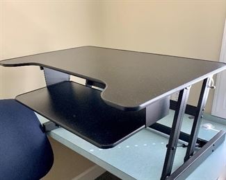 Adjustable desk