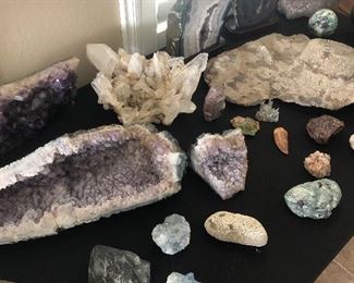 Geode/Fossils/Minerals