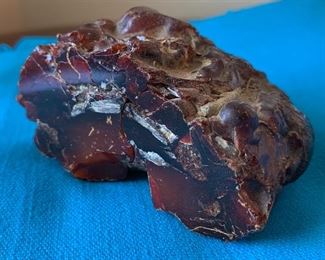 Raw Natural Amber 	2.5x4x3in	HxWxD
