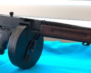 Thompson 1928 M1928A1 Submachine Gun (with non-firing Dummy Receiver)
